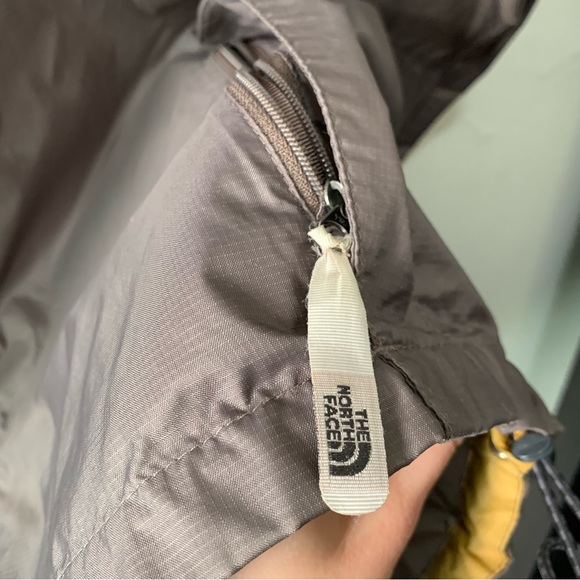 The North Face water resistant windbreaker - Picture 2 of 6